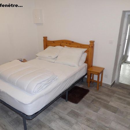 Studio Chez Steph Eyguières Εξωτερικό φωτογραφία