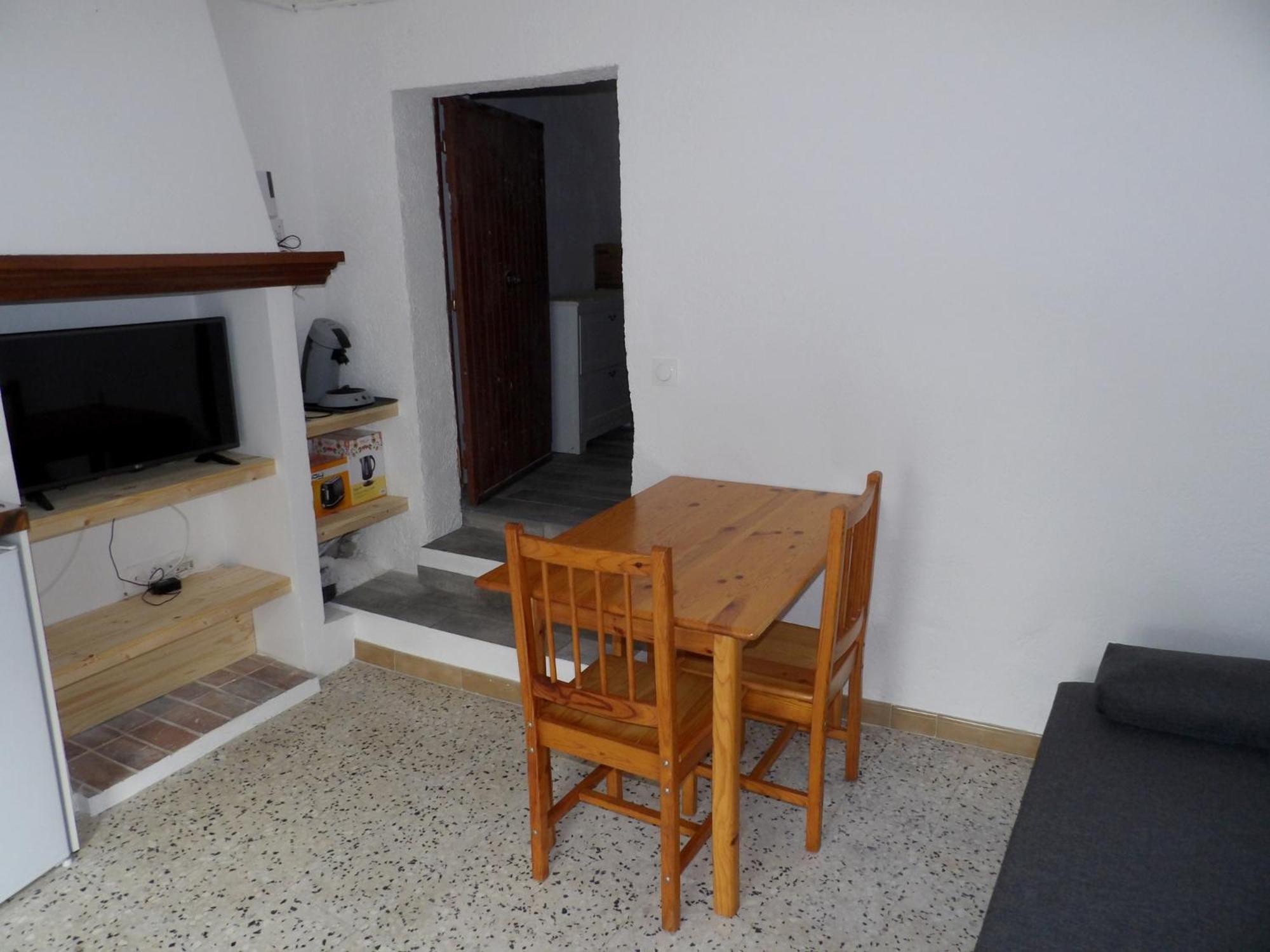 Studio Chez Steph Eyguières Εξωτερικό φωτογραφία