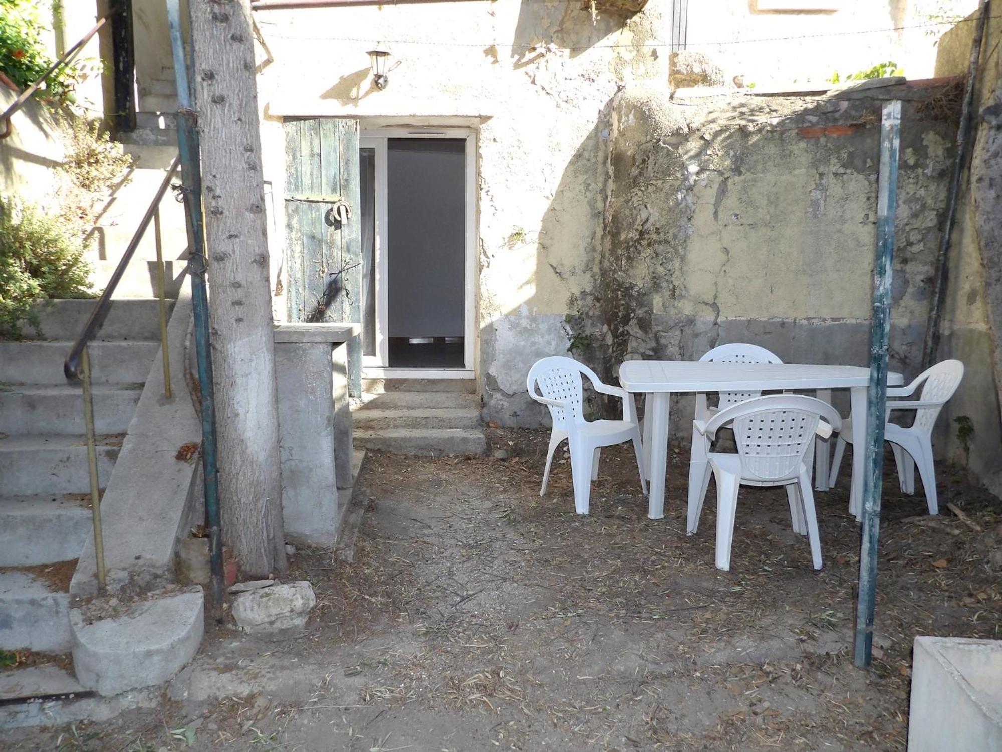 Studio Chez Steph Eyguières Εξωτερικό φωτογραφία